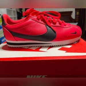 Nike Cortez M7 W8.5 Red